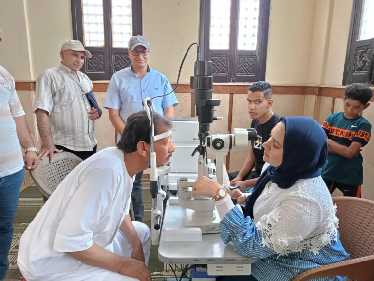 قوافل طبية مجانية تقدم الرعاية المتكاملة لـ 753 مواطنًا بكفر الدوار وأبو المطامير