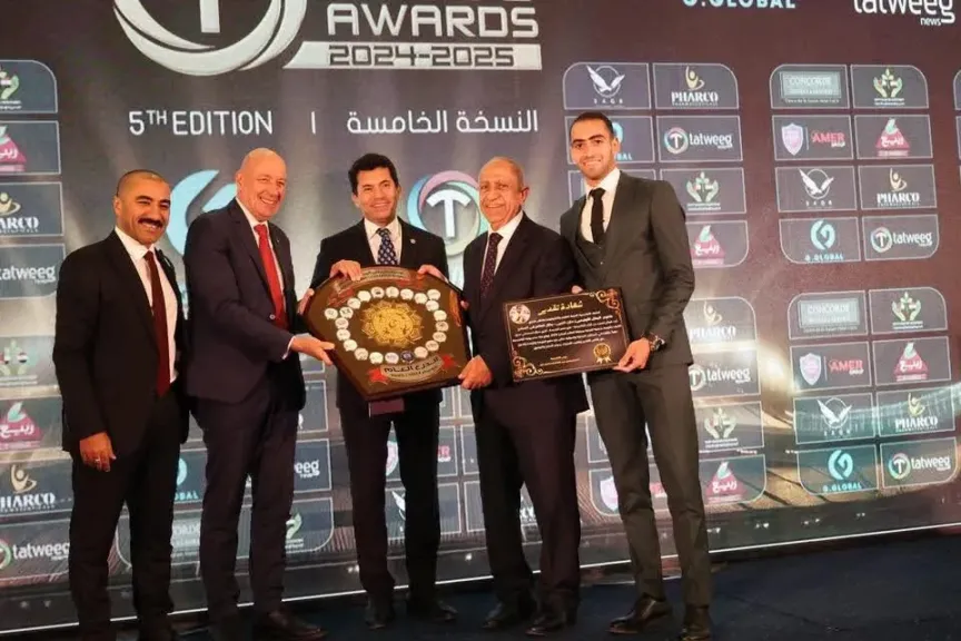 الأكاديمية العربية بالقاهرة تتوج بالمركز الأول في بطولة الجامعات.. وتتصدر مبادرة ”100 يوم رياضة”