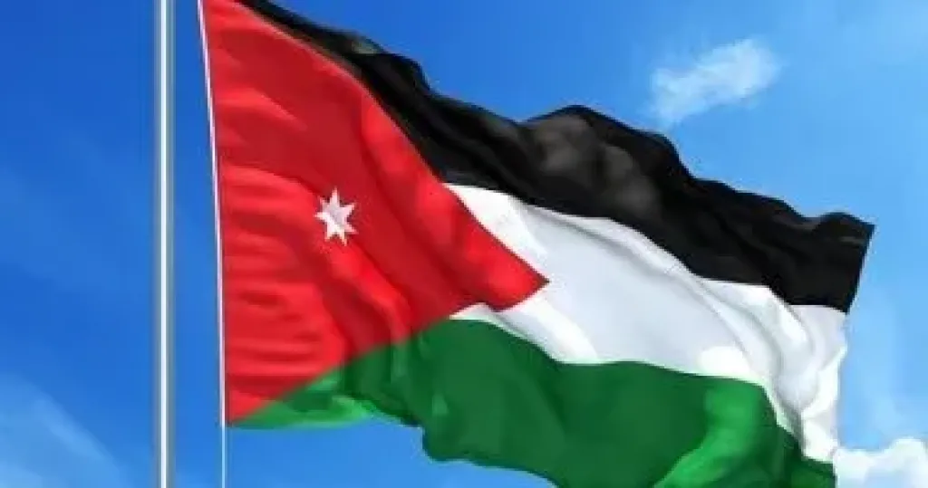 الأردن: سقوط مسيرة بمنطقة أبو نصير وأضرار بسيارة ومظلة انتظار حافلات