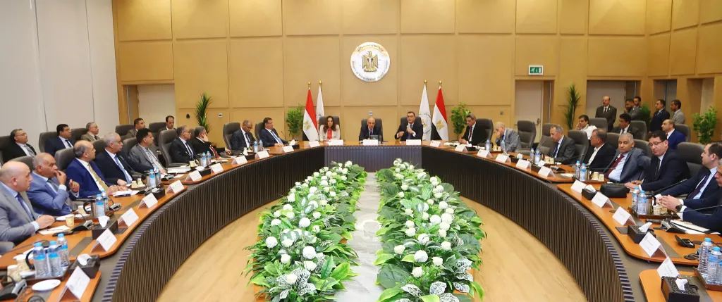 اجتماع وزاري موسع لبحث أزمة ترعة السويس وتوفير مياه الشرب للمدينة