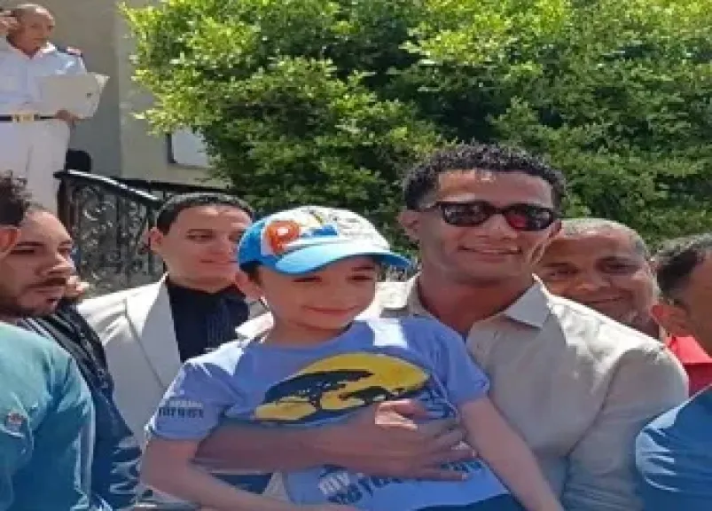 بعد التصالح.. محمد رمضان يصل للمحكمة لحضور محاكمة نجله في اعتدائه على زميله