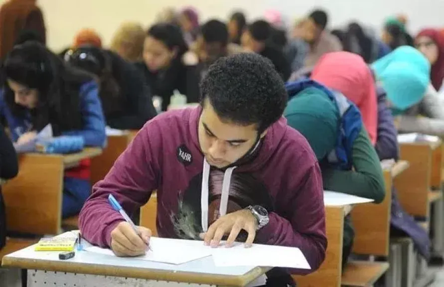 55 سؤالا بامتحان العربى للثانوية العامة وتخاطب المستويات المعرفية للطلاب