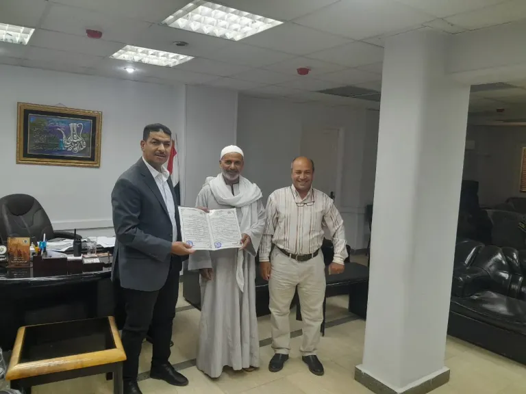 محافظ أسيوط: تسليم عقود تقنين أوضاع اليد على أراضي الدولة لمستحقيها