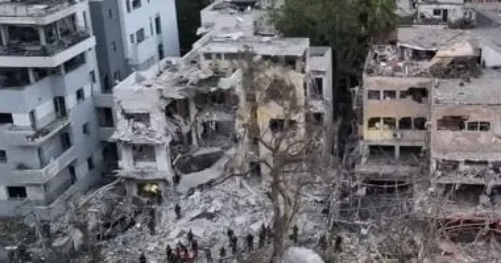 جيش الاحتلال: تدمير 3 مبان فى حيفا جراء القصف الإيراني و20 شخصا تحت الأنقاض