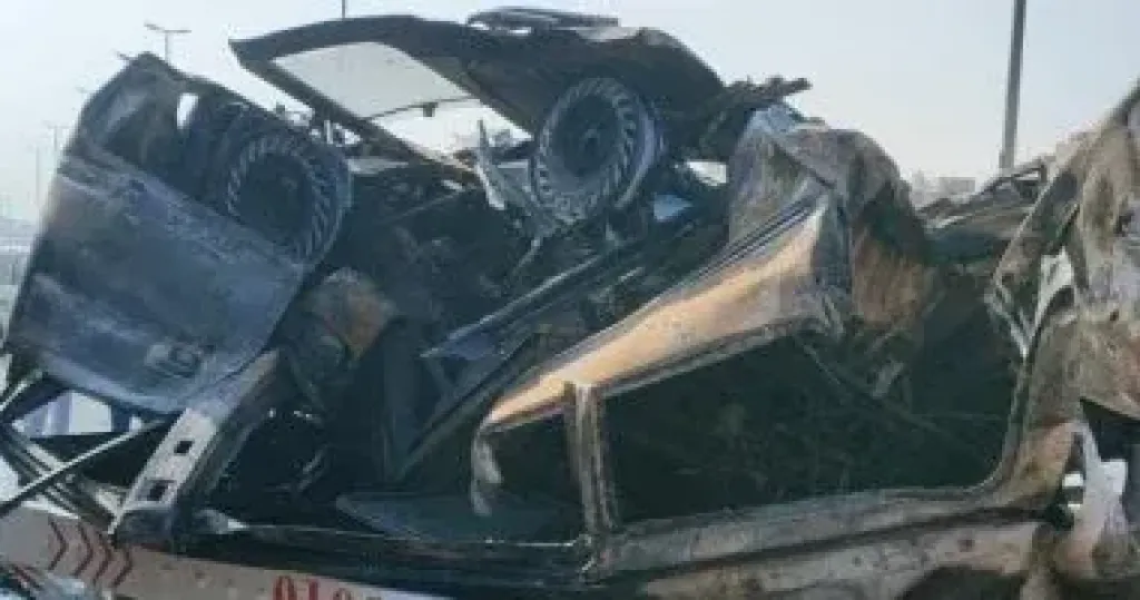أتوبيس يصدم توك توك وإصابة عدد من الأشخاص بالطريق الأبيض في الجيزة