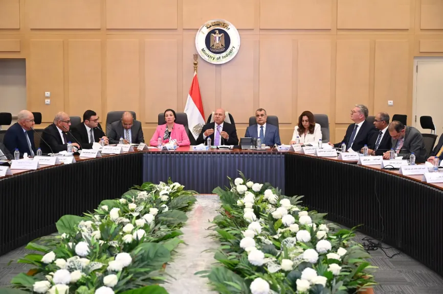 وزير الصناعة والنقل يترأس الاجتماع السادس والعشرين  للمجموعة الوزارية للتنمية الصناعية