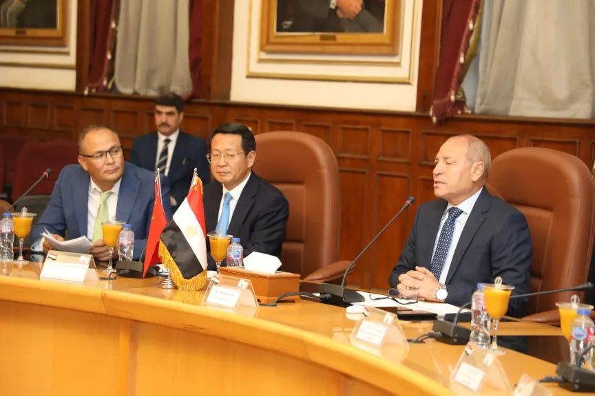 محافظ القاهرة يستقبل وفدا من مقاطعة شنشى الصينية   لبحث سبل التعاون بين البلدين