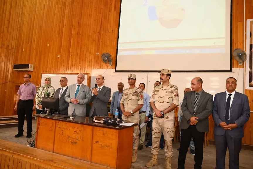 الدكتور المنشاوي يشهد انطلاق حملة التبرع بالدم بجامعة أسيوط بالتعاون مع قيادة الدفاع الشعبي والعسكري