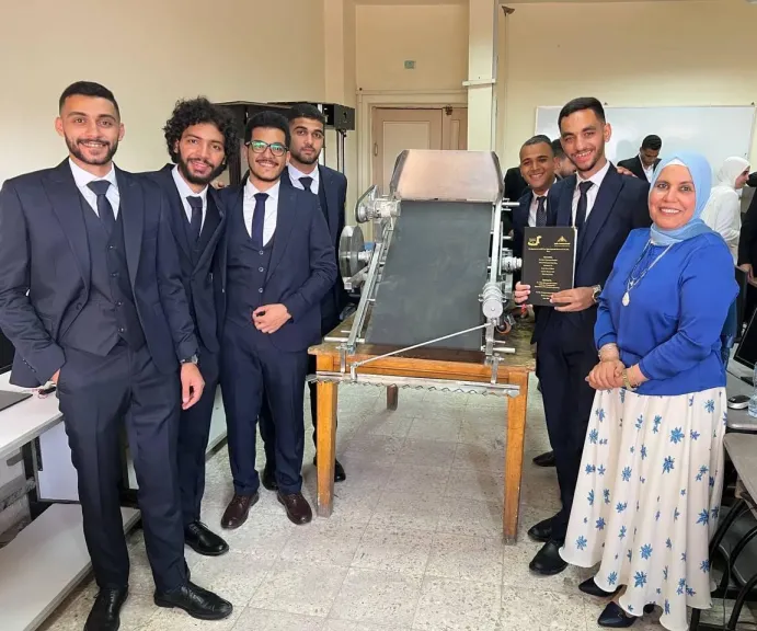 مركبة آلية لتقطيع وتخزين ورد النيل ابتكار طلابي يواجه أزمة بيئية بذكاء هندسي