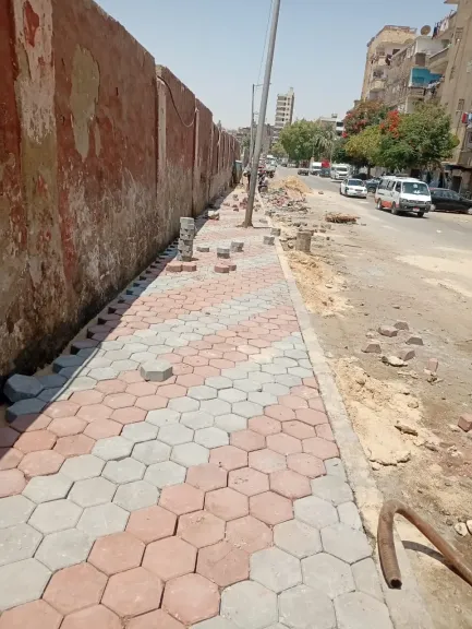 حي شرق تطوير ورفع كفاءة الطرق الحمراء استكمال تركيب بلاط انترلوك