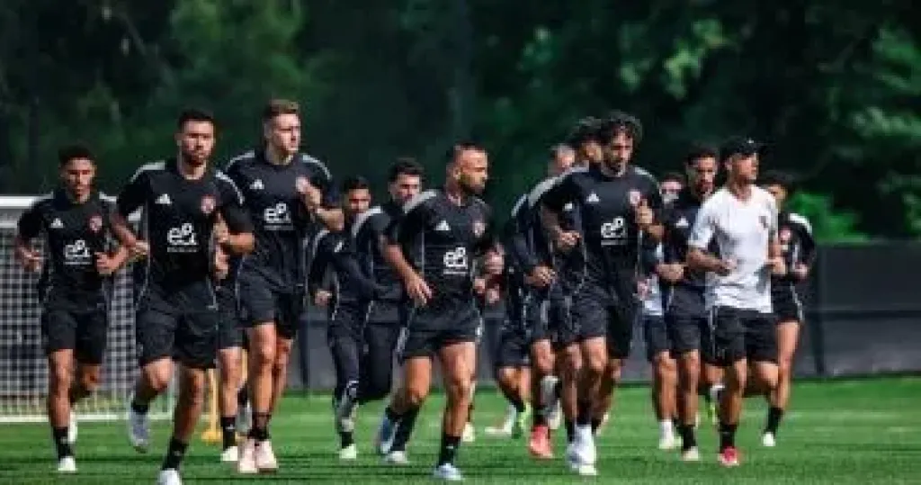 مران خفيف للاعبى الأهلى بفندق الإقامة قبل مواجهة بورتو فى كأس العالم للأندية