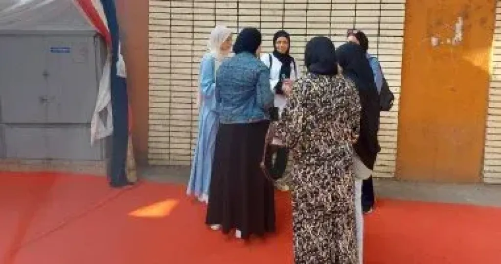 طلاب الثانوية العامة يؤدون اليوم امتحان اللغة الأجنبية الثانية