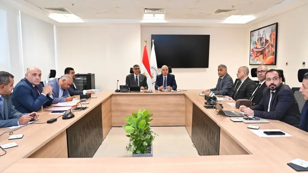 ** وزير الموارد المائية والرى يبحث مع محافظ الجيزة عدد من ملفات التعاون بين الوزارتين