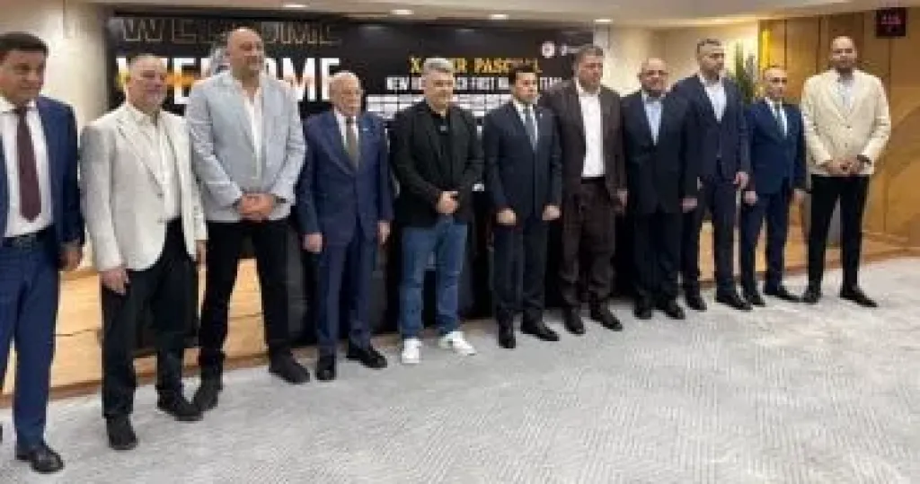 اليد يقدم باسكوال المدير الفنى الجديد للمنتخب فى حضور وزير الرياضة