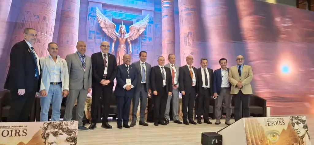 خلال المؤتمر الـ37 لـ” المصرية لزرع العدسات” نقل مباشر لعمليات الجراحية بالعيون للدول العربية ورواند في أفريقيا