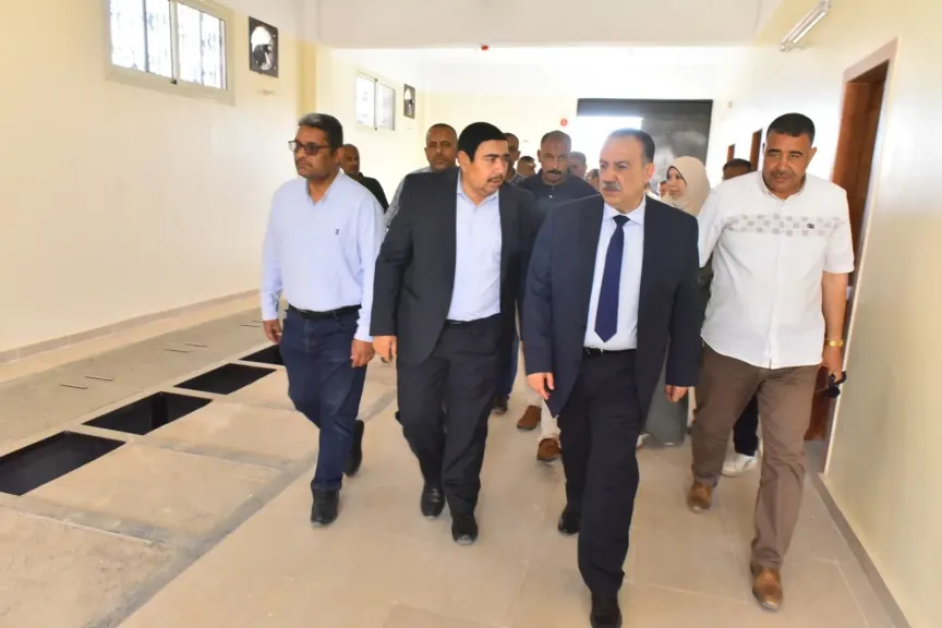 محافظ أسيوط يتفقد مجمع الصناعات الغذائية ومنتجات الرمان بالبداري