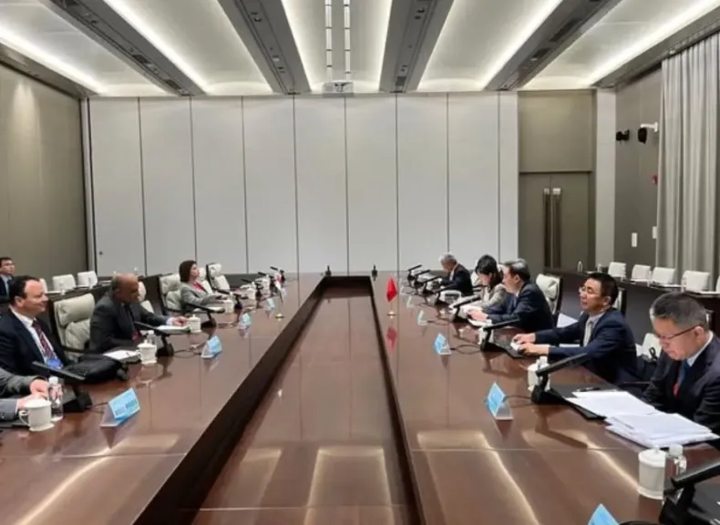 وزير الكهرباء يبحث زيادة الاستثمارات الصينية في مجال الطاقة ونقل وتوطين تكنولوجيا الخلايا الشمسية