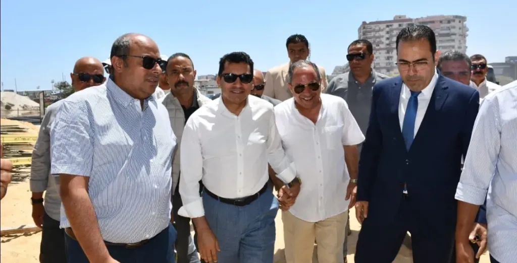 صبحى وحبشى  يتفقدان الأرض الجديدة لمركز شباب الإستاد ببورسعيد