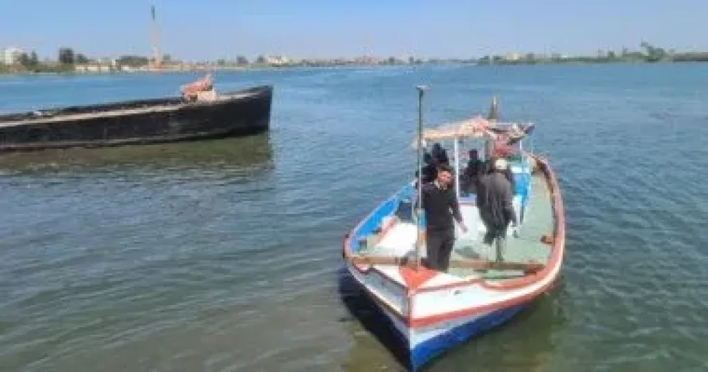 مصرع 3 فتيات وشاب فى انقلاب مركب صغير داخل نهر النيل بالمنيا