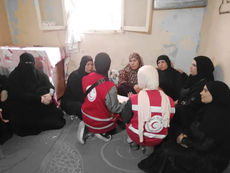 الهلال الأحمر المصري يقدم واجب العزاء ويزور مصابات حادث الإقليمي لتقديم الدعم النفسي بالمستشفيات