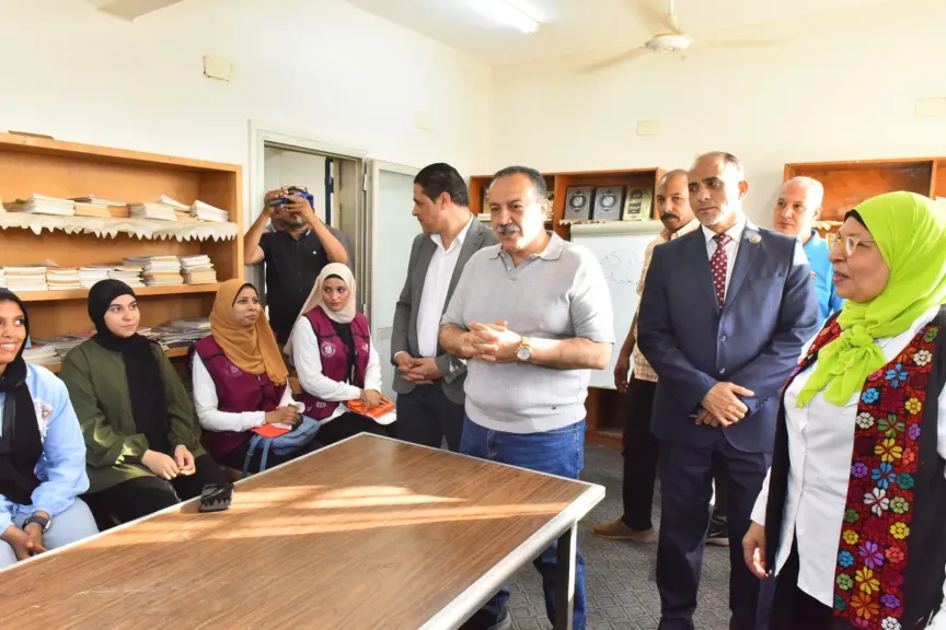 محافظ أسيوط يتفقد مركز شباب نجع سبع لمتابعة الأنشطة الشبابية