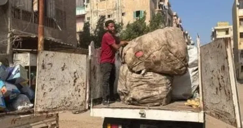 حملة ضبط مخازن الخردة وتشويناتها العشوائية فى دمياط