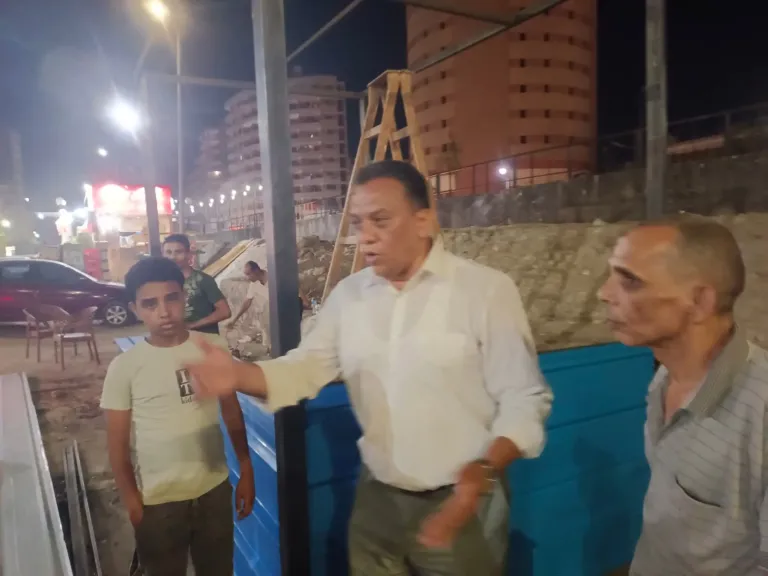 رئيس حي شرق يلغي مقلب القمامه بشارع الجلاء ويضع  كرفان