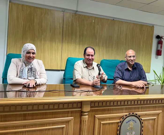 مستشفى الأطفال بجامعة أسيوط ينظم يوم علمي حول أمراض الكلى