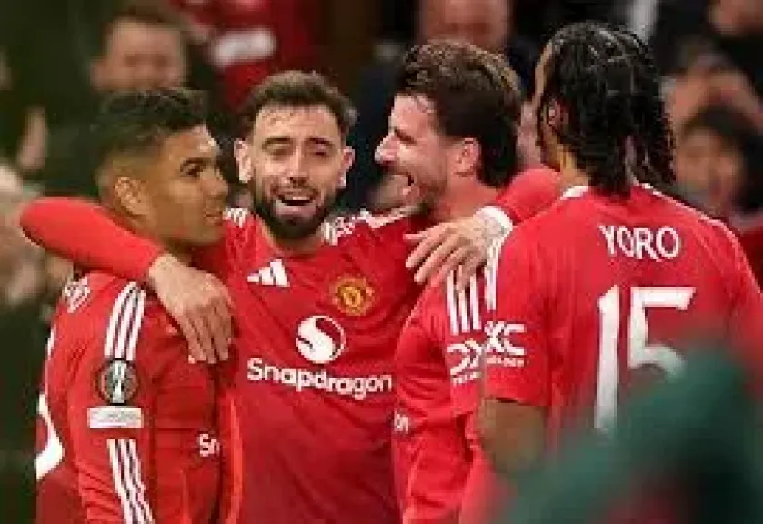 ثلاثي مانشستر يونايتد يطالب بالرحيل قبل الموسم الجديد