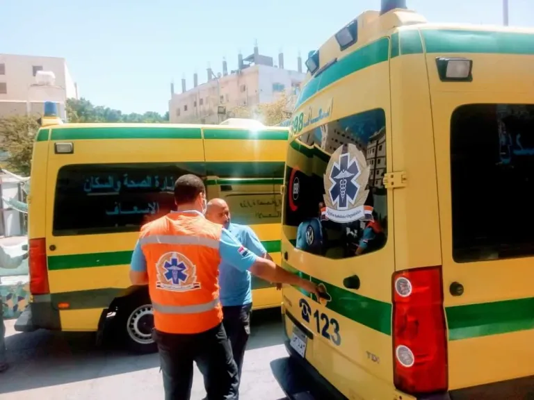 تصادم نقل ونصف نقل يودي بحياة سائق ويصيب آخر على طريق البلينا بسوهاج