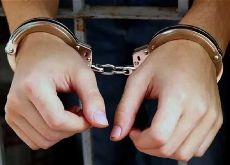 بغرض التريند.. حبس شخصين وإخلاء سبيل الثالث بكفالة لاتهامهم بركل فتاة في الإسكندرية