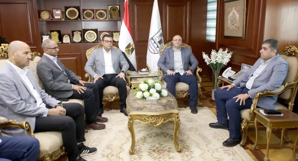 وزير الإسكان ومحافظ بني سويف يتفقدان محطة معالجة صرف صحي طحا البيشة بمركز ببا