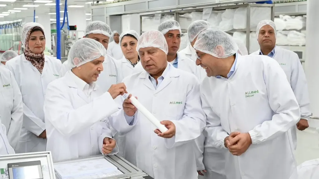 كامل الوزير يفتتح خطوط إنتاج مرشحات ومحاليل الغسيل الكلوي ومصانع غذائية وهندسية بمدينة 6 أكتوبر