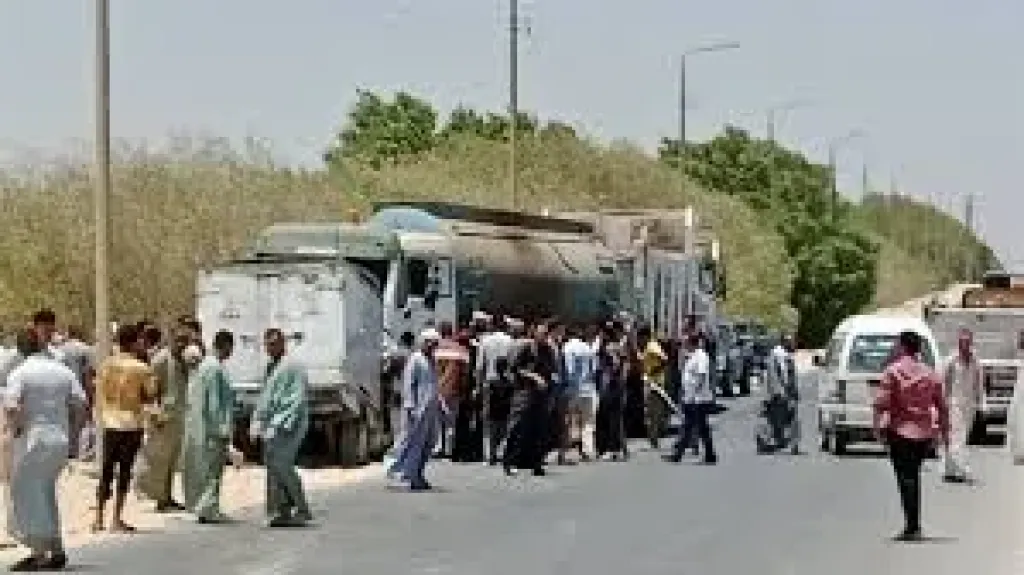 النيابة تعاين حادث تصادم 3 سيارات وتستمع لأقوال المصابين بأطفيح