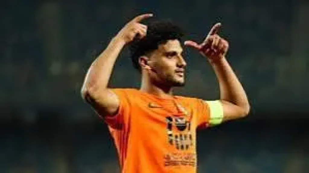 الأهلي يجدد مفاوضاته مع أسامة فيصل لتدعيم الهجوم