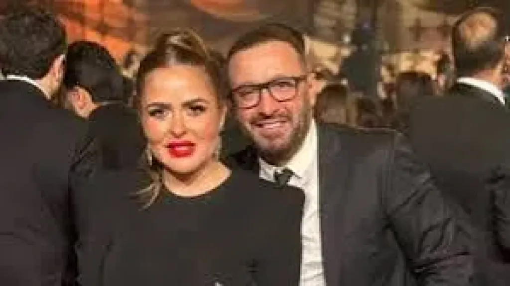 بعد سرقة مها الصغير للوحة الفنانة الدنماركية، المصريون يوجهون رسائل لأحمد السقا بشأن طليقته