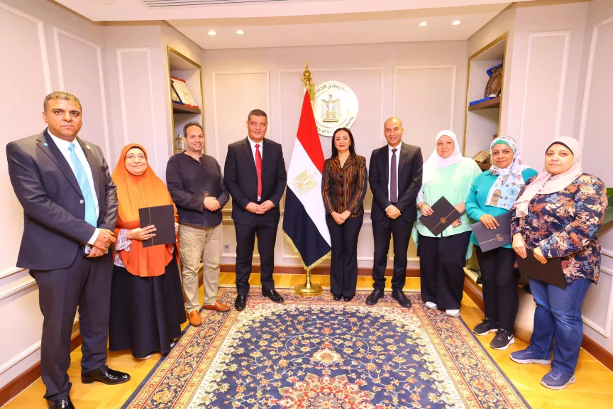 وزيرة التضامن الاجتماعي تكرم الوحدة المركزية للجمعيات الأهلية