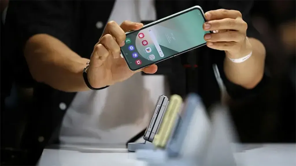 سامسونج تستعد للكشف عن هواتفها القابلة للطي في حدث Unpacked الصيفي 2025
