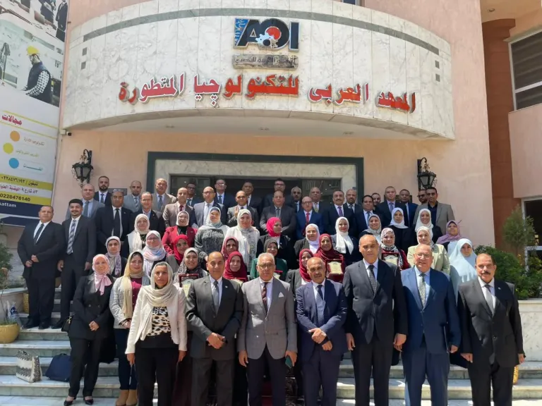الكرداوي في حفل تخرج قادة الصناعة: الذكاء الاصطناعي بوابة المستقبل