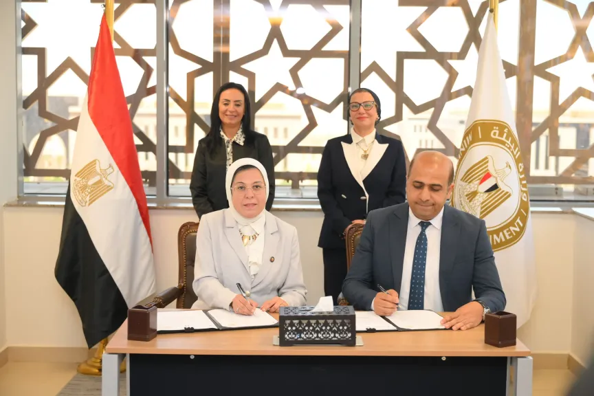 وزيرتا البيئة والتضامن الاجتماعي تشهدان توقيع مذكرة تعاون مشترك بين جهاز تنظيم إدارة المخلفات وجمعية الهلال الأحمر المصرى