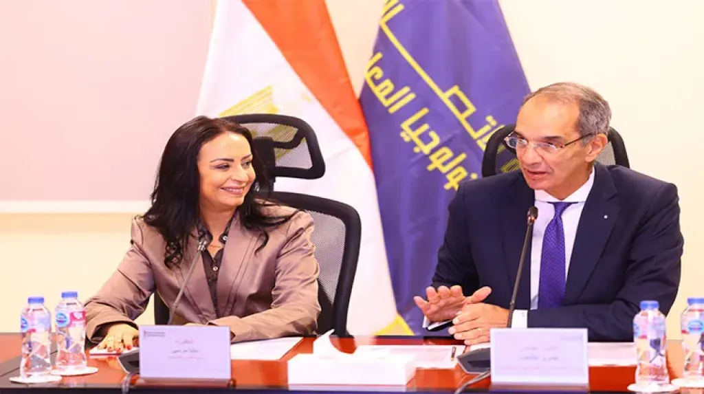 وزيرا الاتصالات والتضامن يوجهان بصرف مليون و100 ألف جنيه لأسرة كل ضحية بحريق سنترال رمسيس