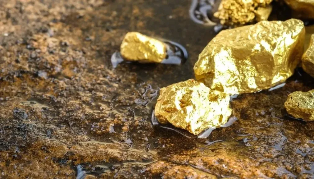 أتون ريسورسز تعلن اكتشافات غنية للذهب والفضة في الصحراء الشرقية