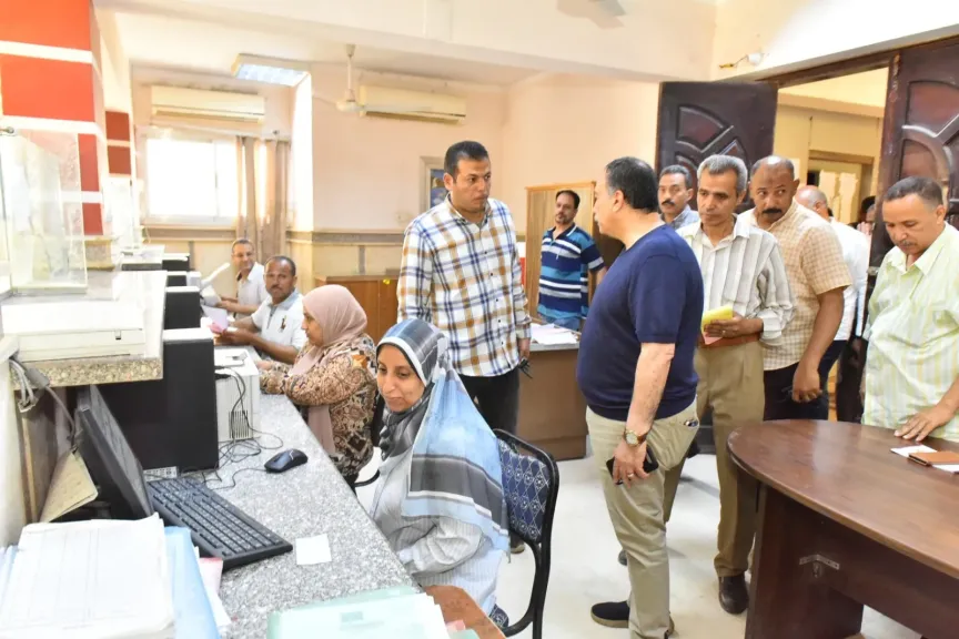 محافظ أسيوط في جولة مفاجئة يتفقد المركز التكنولوجي بمنفلوط لمتابعة