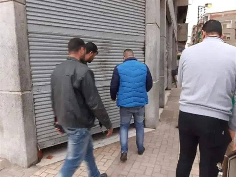 تحرير 137 مخالفة للمحلات غير الملتزمة بمواعيد الغلق