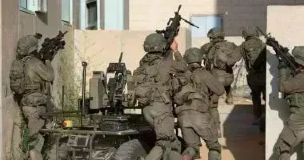 إعلام الاحتلال: إصابة جنود إسرائيليين فى اشتباكات مع فصائل فلسطينية بخان يونس