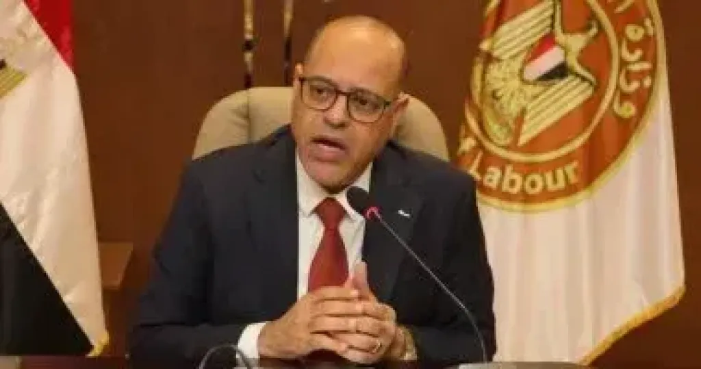 دعم مستمر للعمالة غير المنتظمة ..وندوات توعوية .. حصاد وزارة العمل في 7 أيام