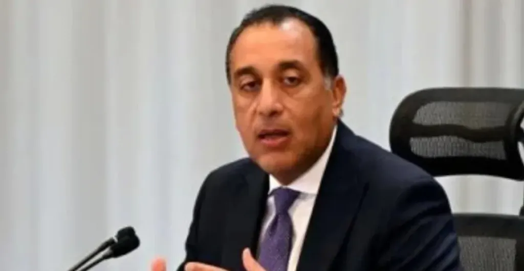 رئيس الوزراء يتفقد أعمال مشروعات ”أبراج الداون تاون” و”داون تاون لاجون” بمدينة العلمين الجديدة