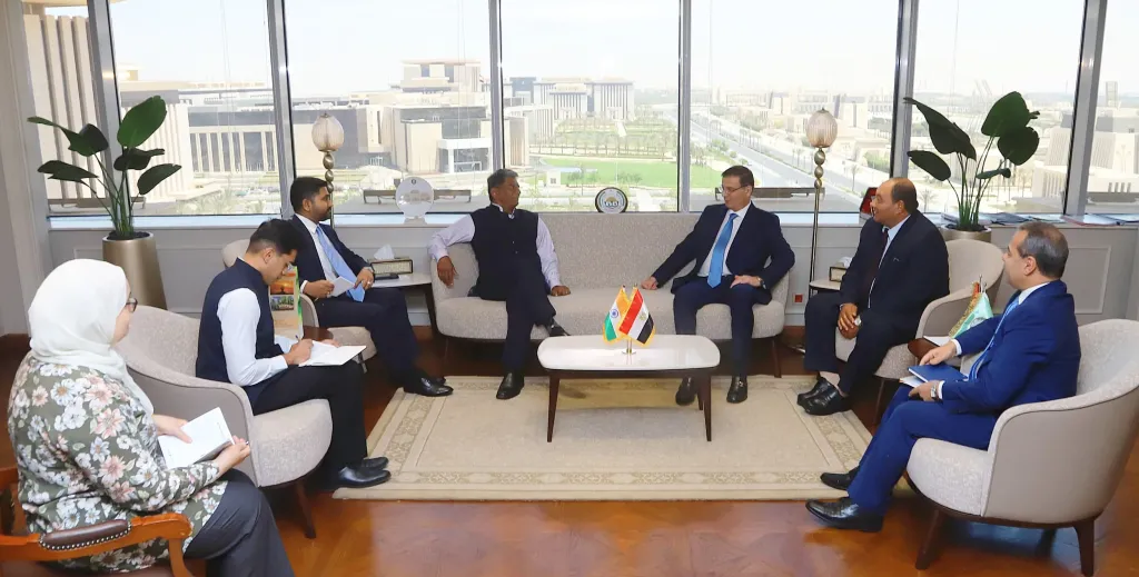 وزير الزراعة يبحث مع السفير الهندي الجديد بالقاهرة تعزيز التعاون الزراعي المشترك