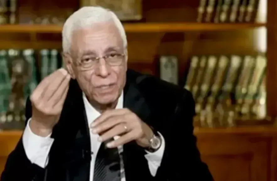 ليست مرضية.. حسام موافي يكشف مفاجأة: مفيش مصري معندوش انتفاخ