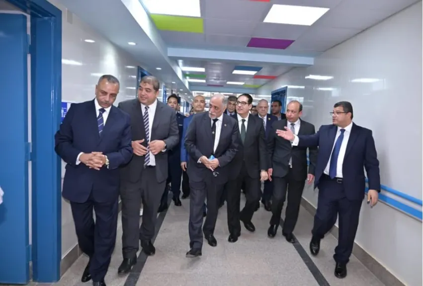 أمانة العاصمة بمستقبل وطن تسلم وحدة الغسيل البرتوني لمستشفى أبو الريش للأطفال ( صور )